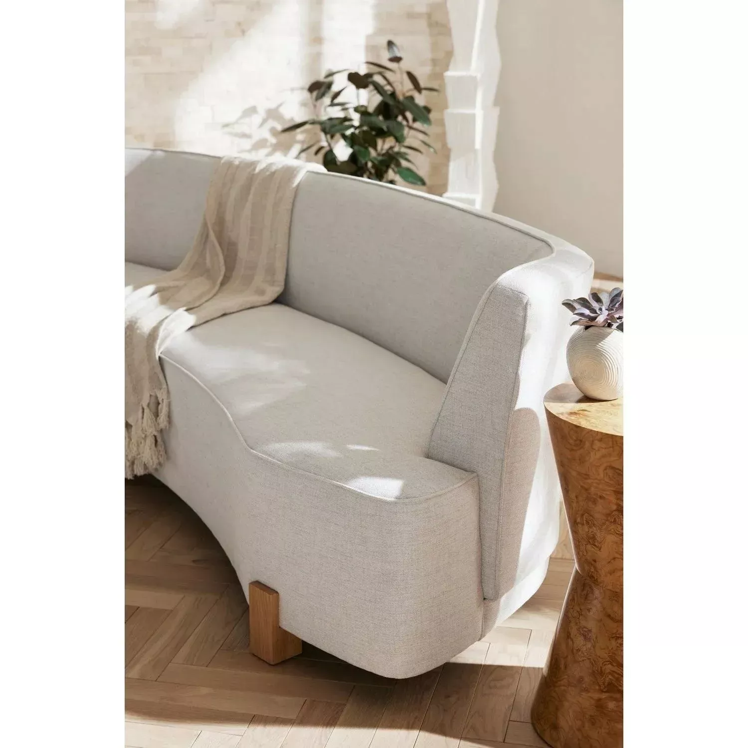 Claude Sofa